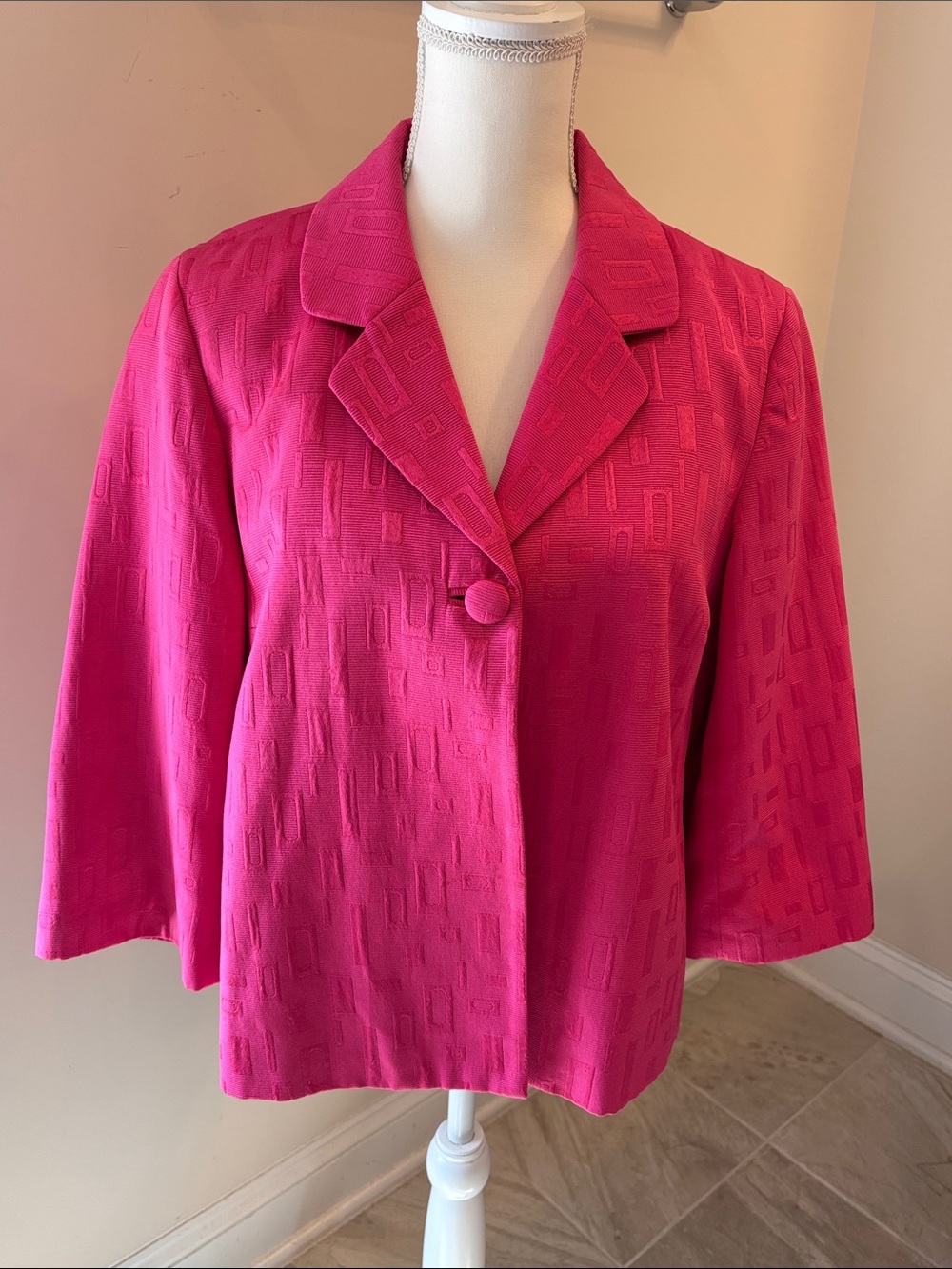 Chico's Bright Fuchsia Cropped Blazer